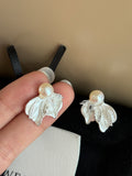 L'éclat de l'eau Freshwater Pearl Earrings