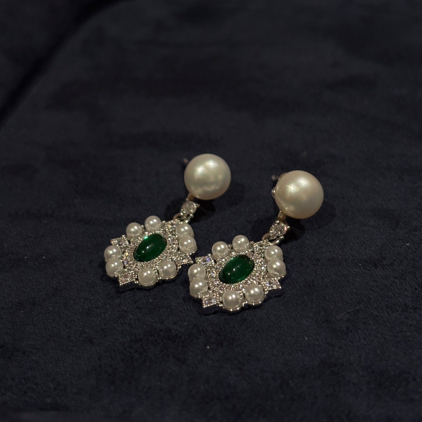 Ethereal Green Majesty Pearl Earrings - Vintage Elegance Reimagined