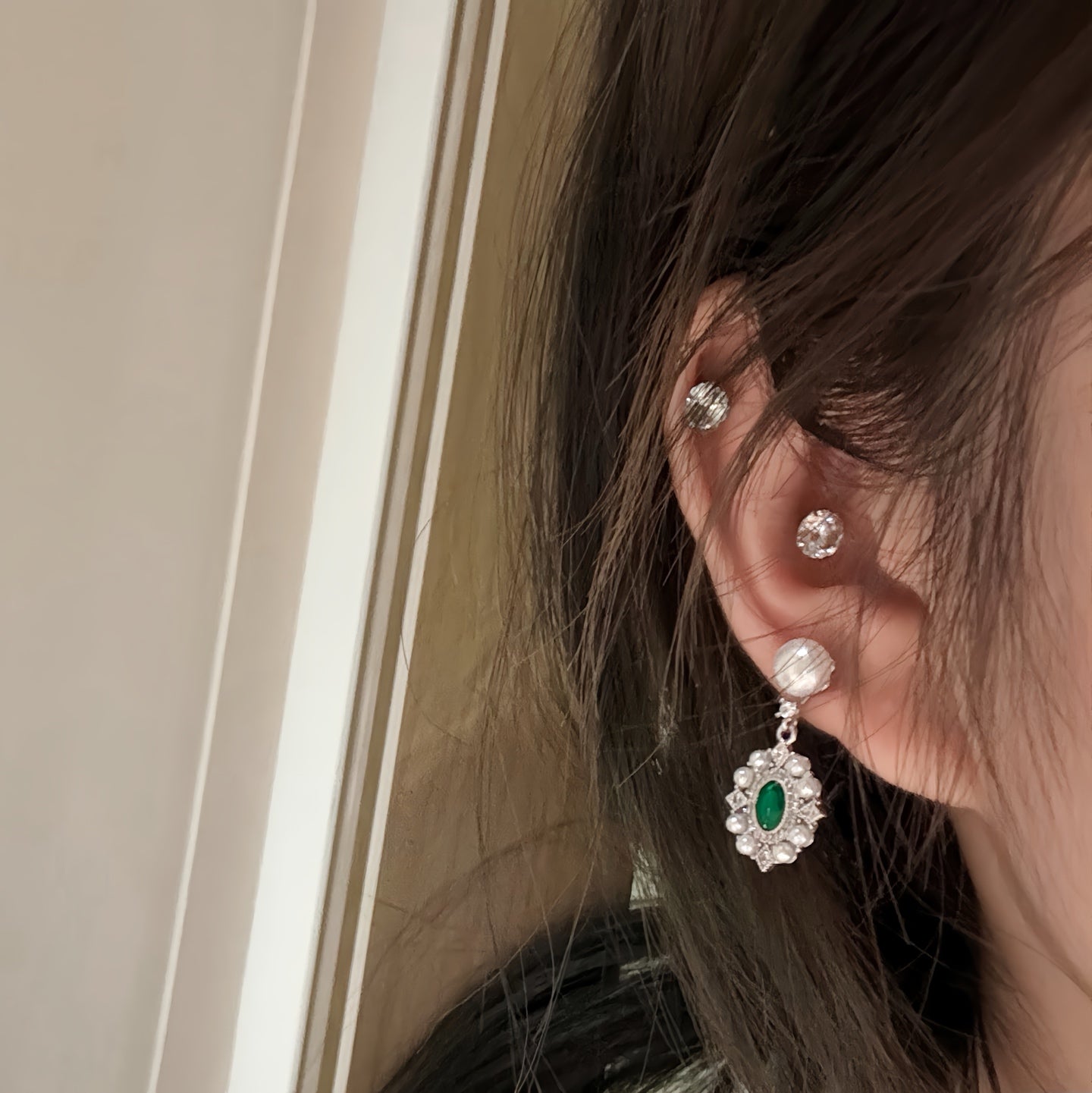 Ethereal Green Majesty Pearl Earrings - Vintage Elegance Reimagined