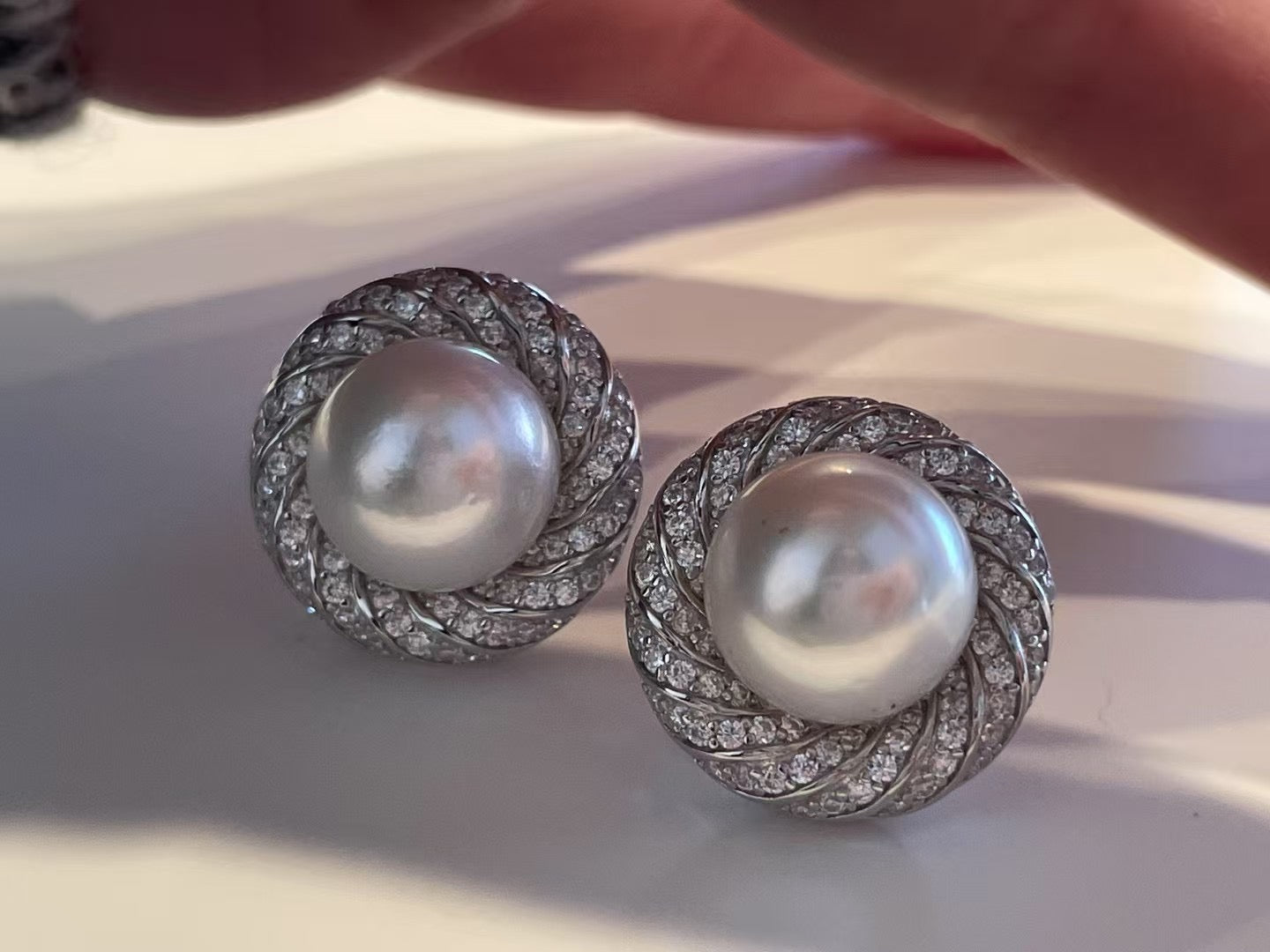 Vintage-Style Swarovski Diamond Freshwater Pearl Earrings - Timeless Elegance for Everyday Glamour