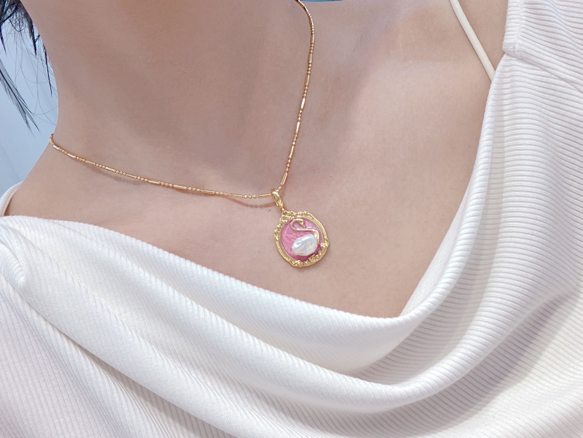 Baroque Swan Pearl Statement Set