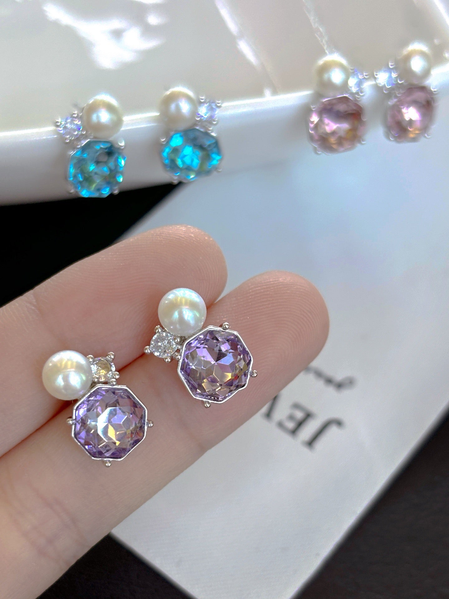 Dewdrop Orbit Pearl Earrings - Iridescent Moissanite Studs for Effortless Elegance Purple