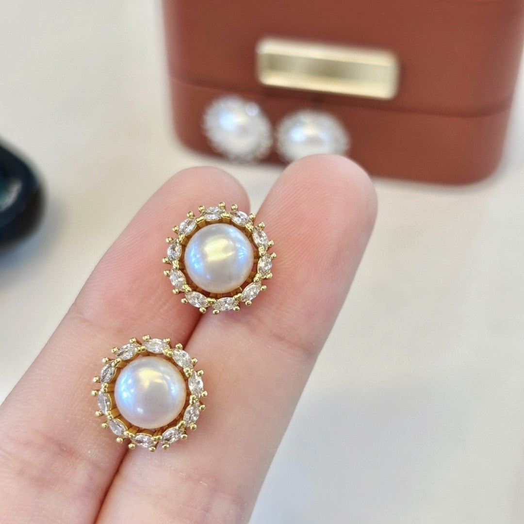Double-Faced Pearl Floral Hoop Earrings Gold
