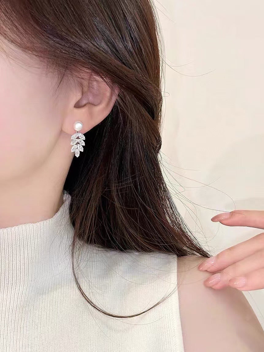 Luxury Diamond-Studded Wheat Freshwater Pearl Earrings for Women