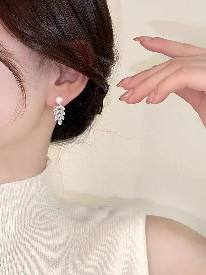 Luxury Diamond-Studded Wheat Freshwater Pearl Earrings for Women
