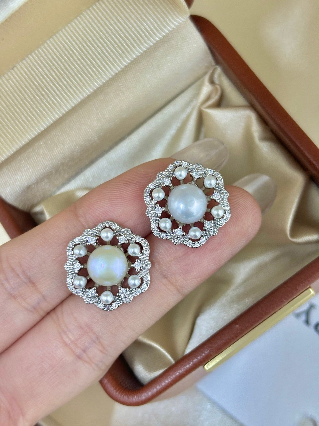 Vintage Floral Pearl Clip-On Earrings for Non-Pierced Ears - Rose Gold & Silver