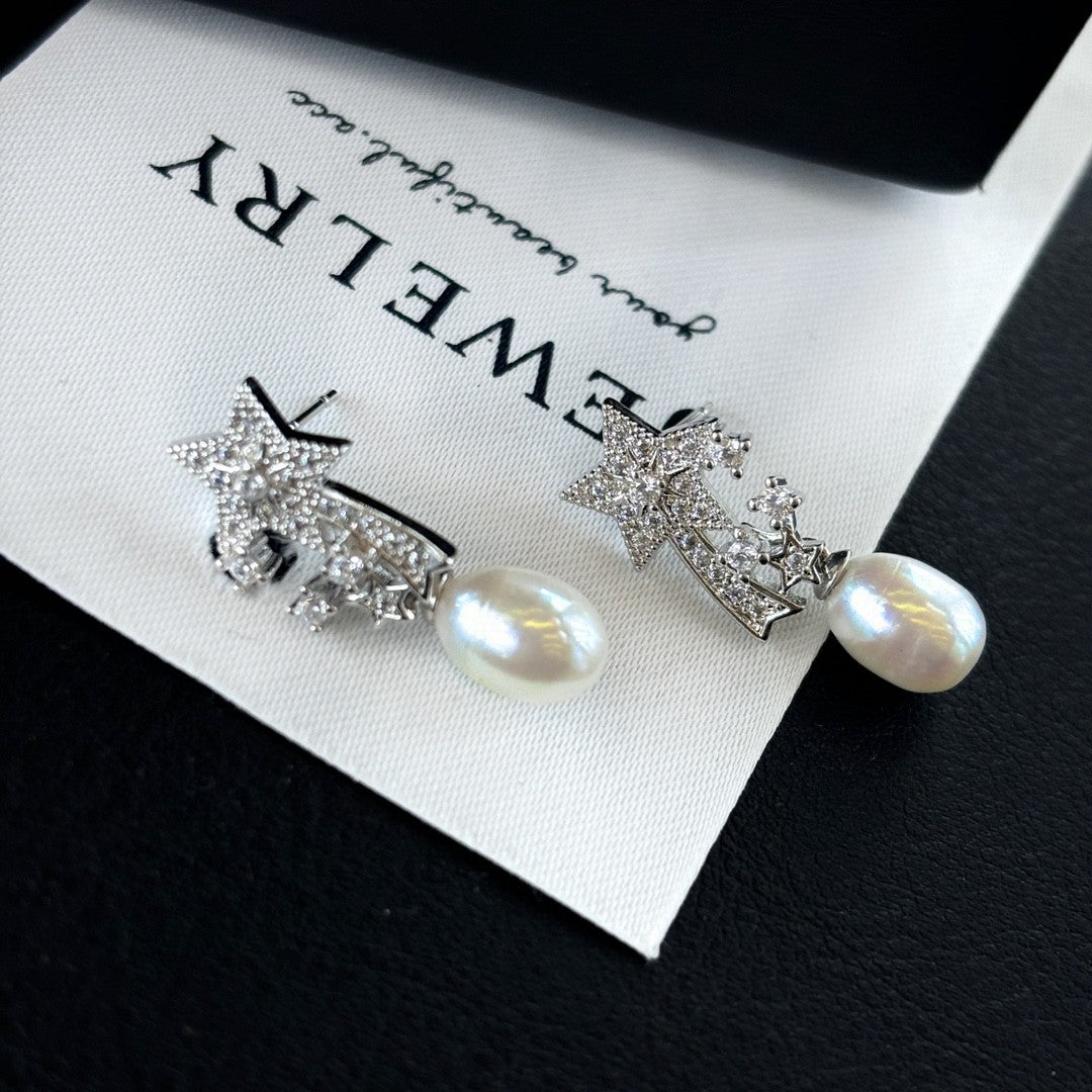 Star Trails Freshwater Pearl Earrings | 925 Silver Comet Studs for Daily Elegance