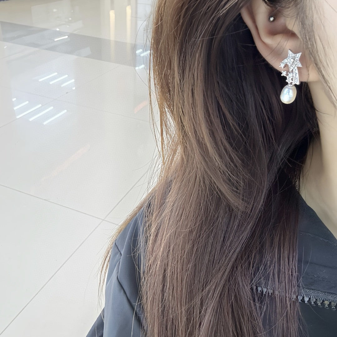 Star Trails Freshwater Pearl Earrings | 925 Silver Comet Studs for Daily Elegance