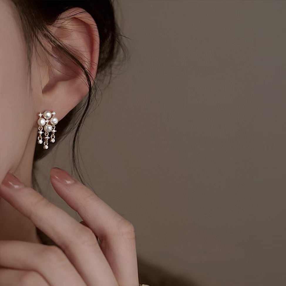 Wild Freshwater Pearl Four-Leaf Clover Stud Earrings