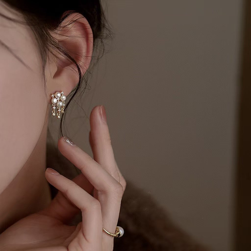 Wild Freshwater Pearl Four-Leaf Clover Stud Earrings