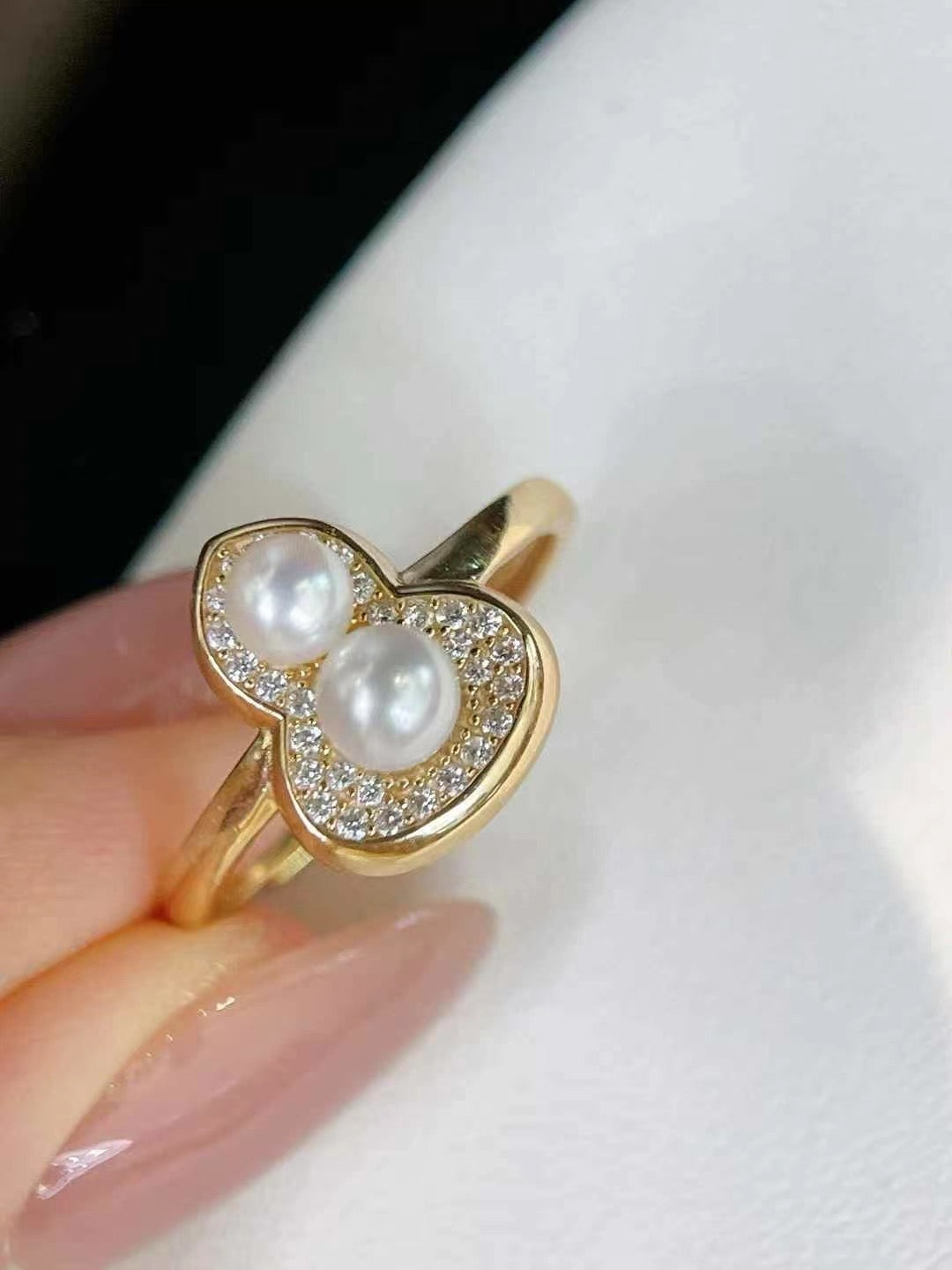 Naturally Radiant Double Pearl Heart Ring - Elegant 18K Gold & Diamond Setting
