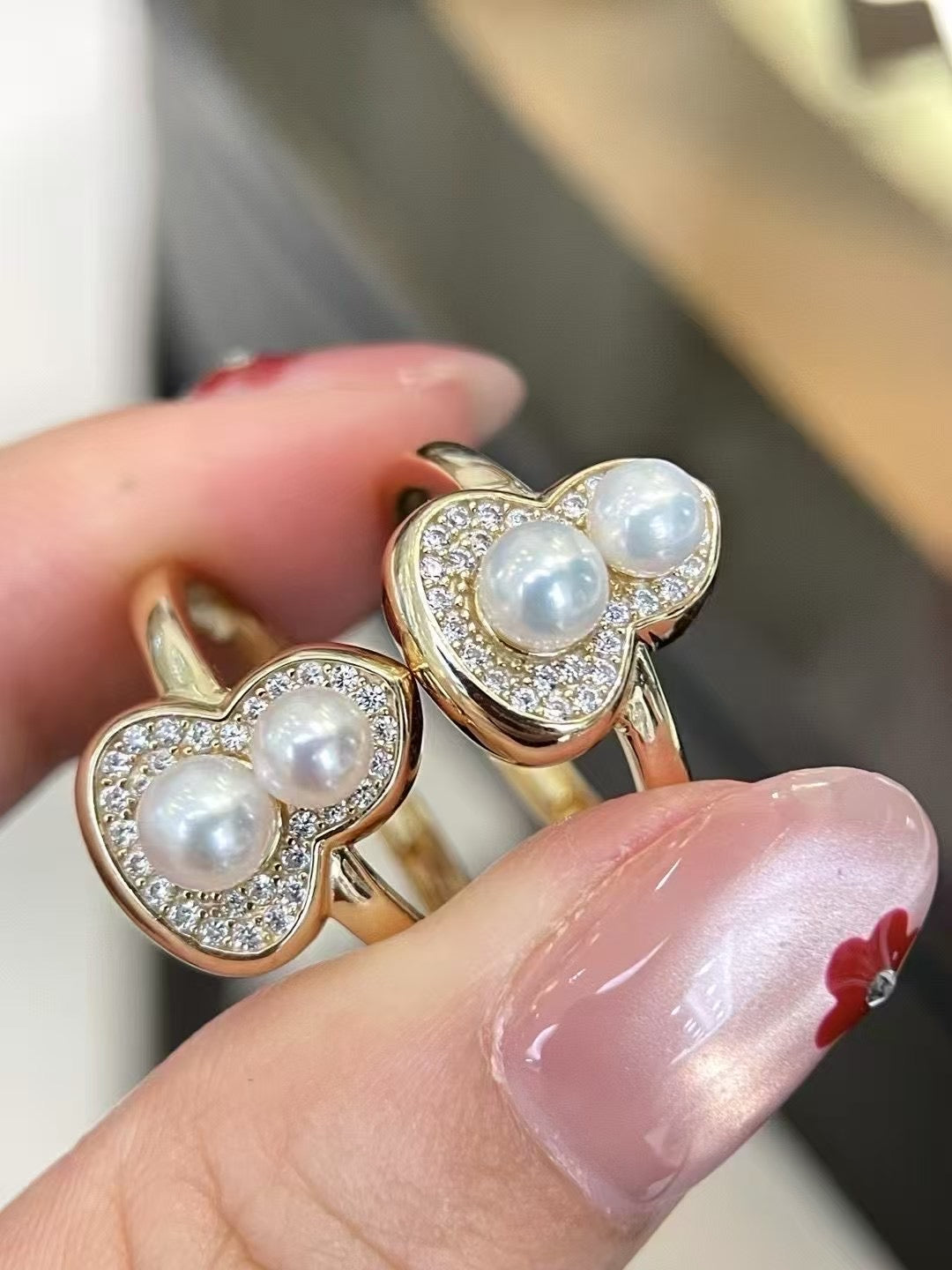 Naturally Radiant Double Pearl Heart Ring - Elegant 18K Gold & Diamond Setting