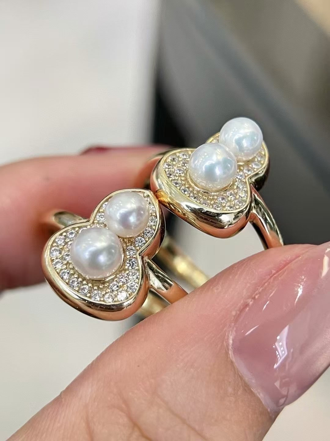 Naturally Radiant Double Pearl Heart Ring - Elegant 18K Gold & Diamond Setting
