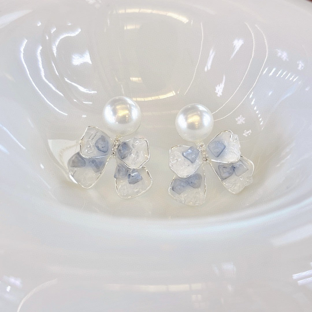 Luminous Blue Clover Pearl Stud Earrings: Nature's Whisper in Silver