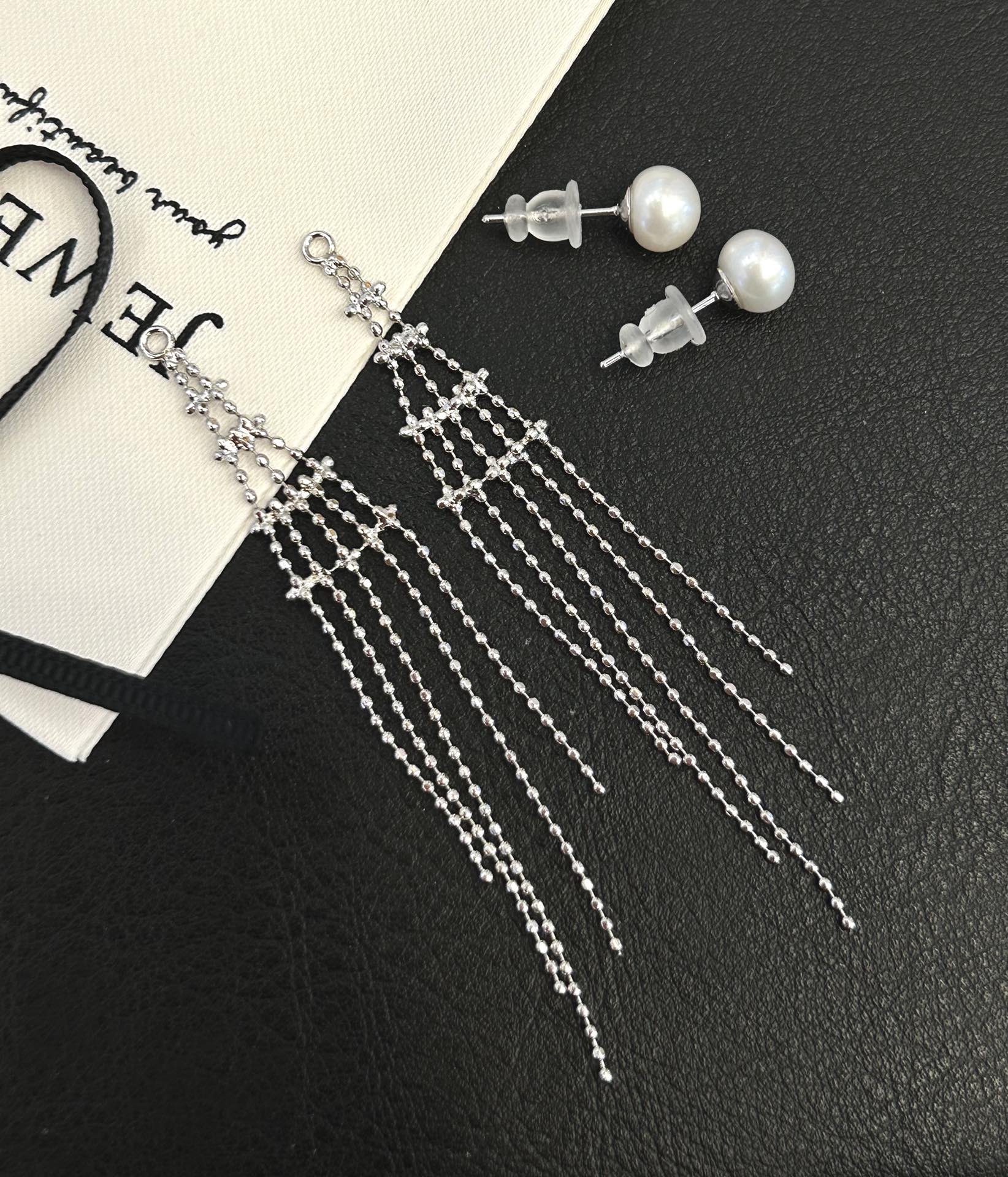 Galaxy Rain Unwild Pearls Earrings