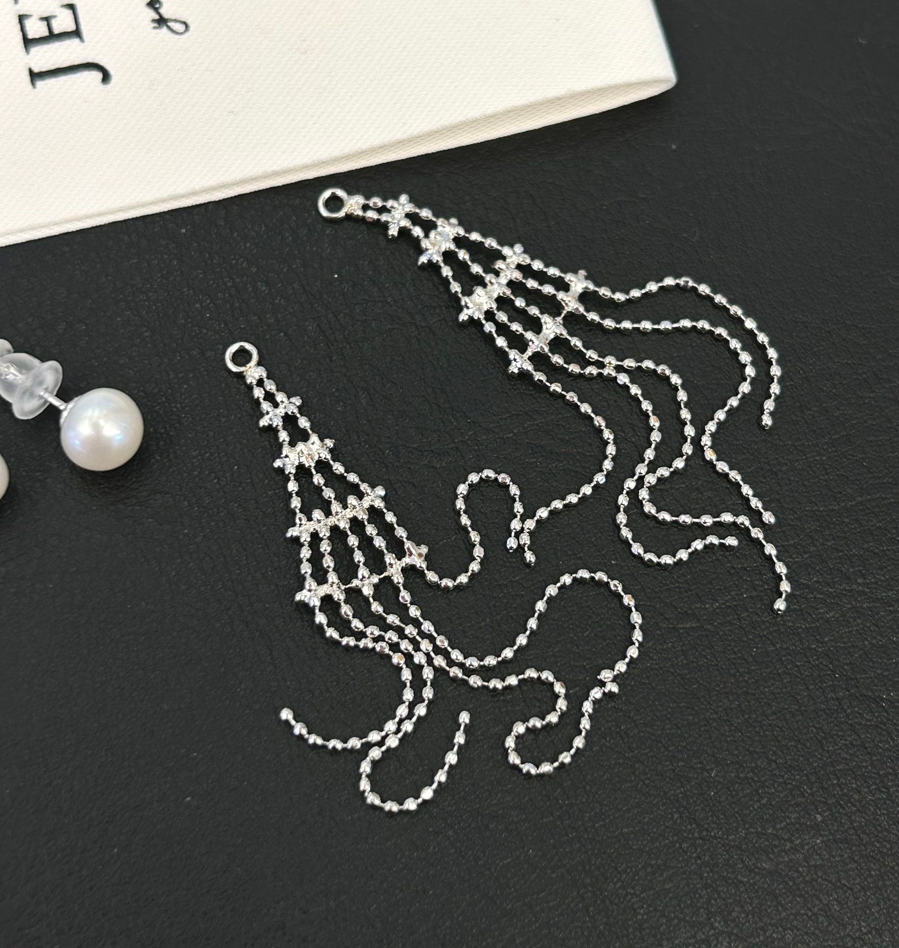 Galaxy Rain Unwild Pearls Earrings