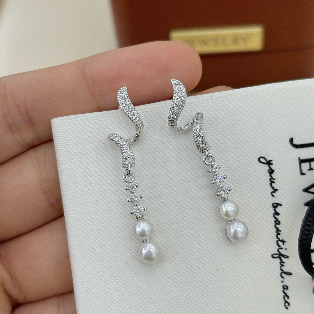 Galaxy Whisper Pearl Drop Earrings - Sleek Dangling Elegance Silver