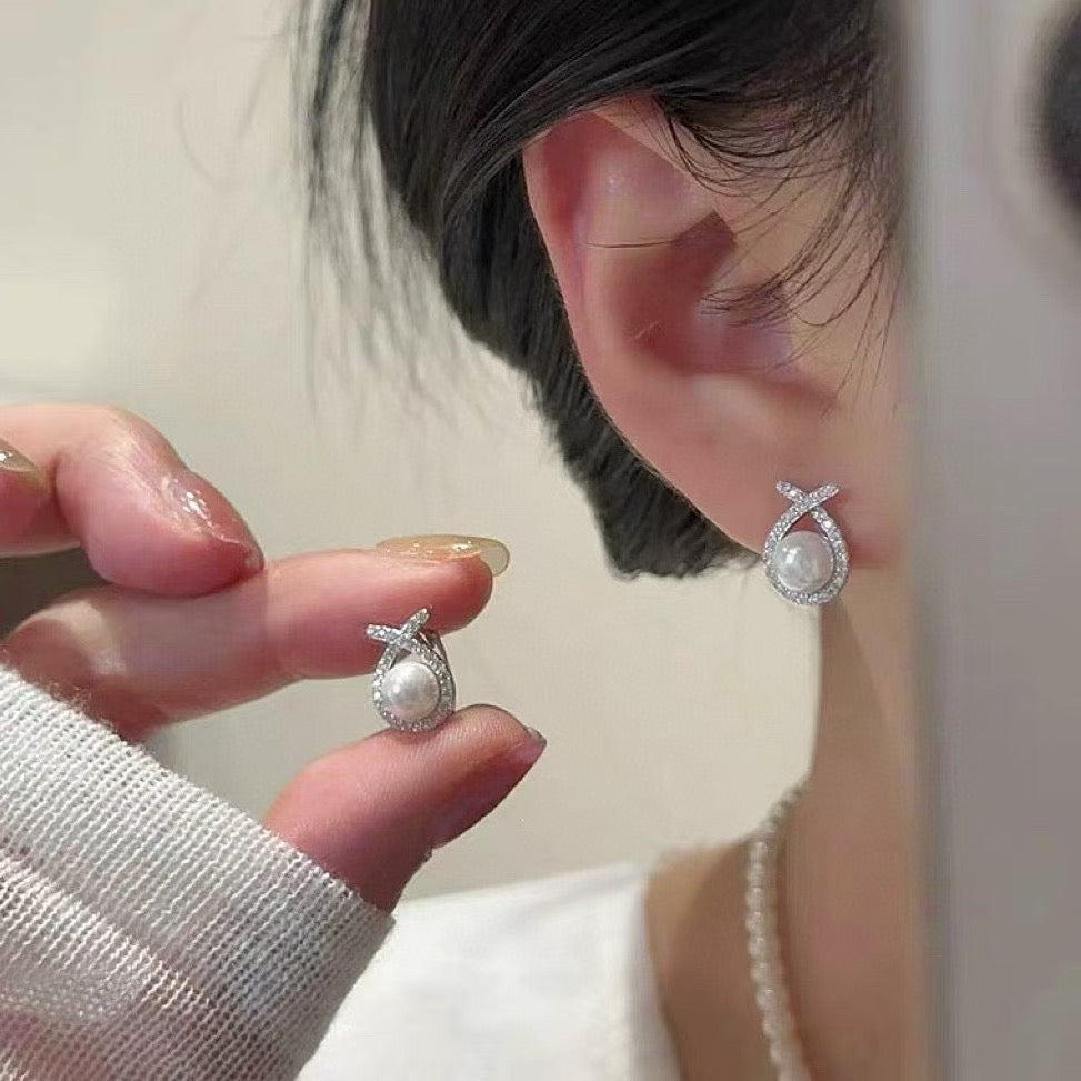 Ethereal Water Pearl Fish Tail Ear Cuff | Dewdrop Glow for Radiant Confidence