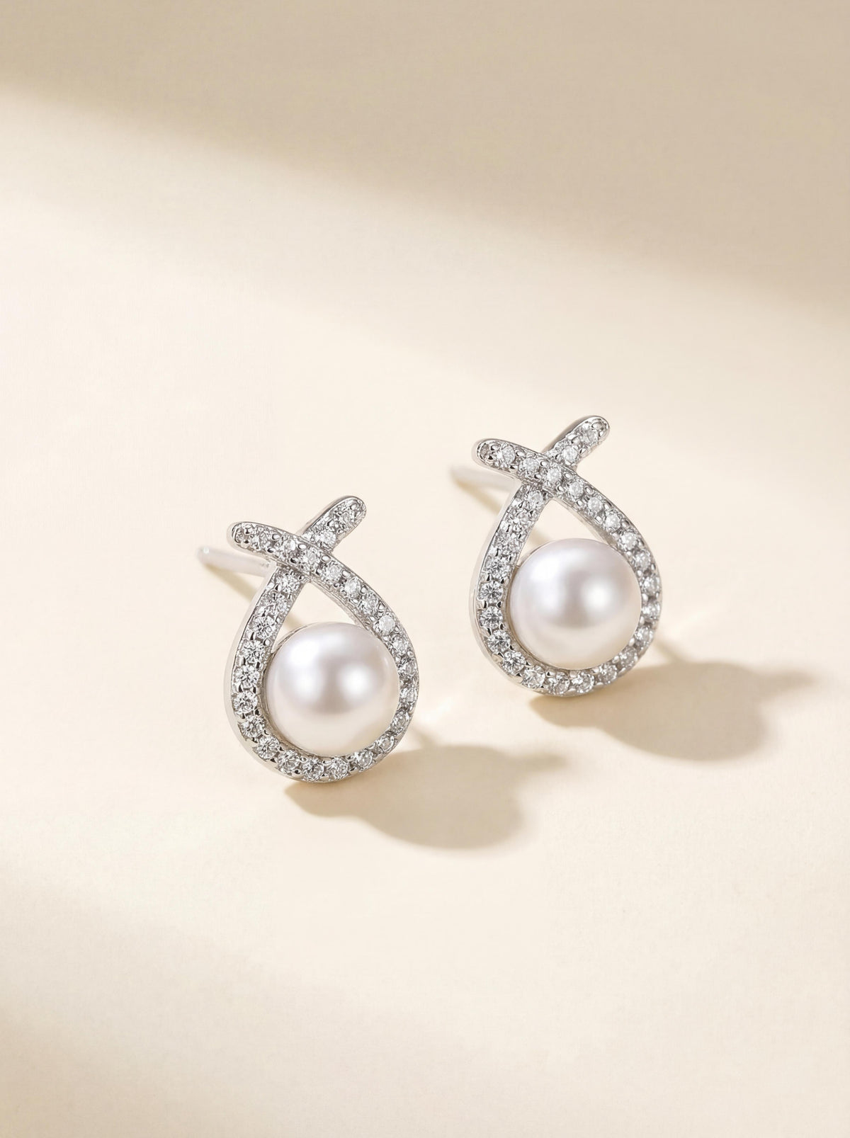 Ethereal Water Pearl Fish Tail Ear Cuff | Dewdrop Glow for Radiant Confidence