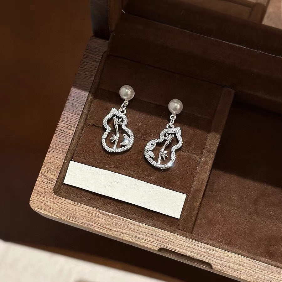 Bamboo Grace Freshwater Pearl Earrings