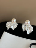 L'éclat de l'eau Freshwater Pearl Earrings