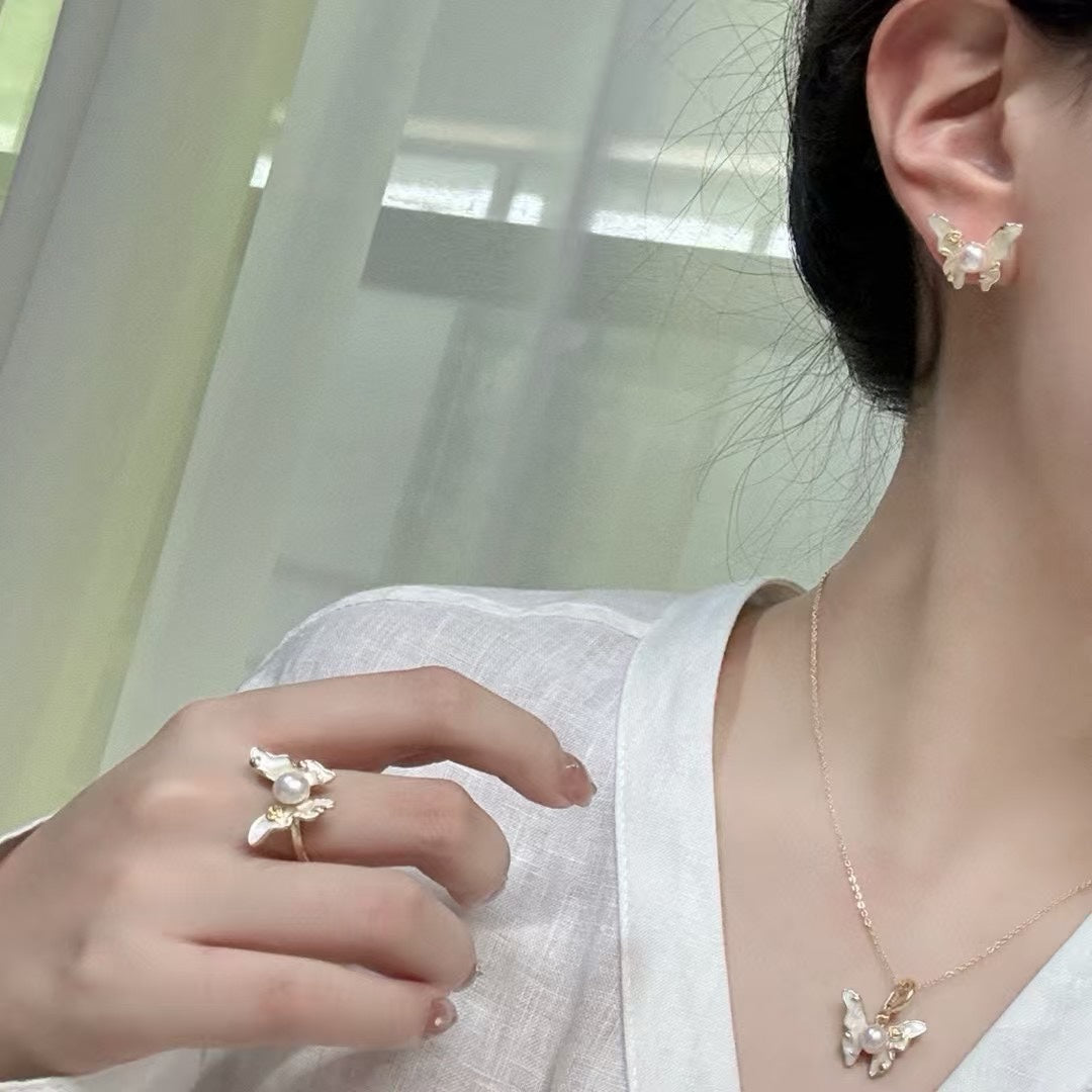 Dancing Light Butterfly Pearl Trio Set