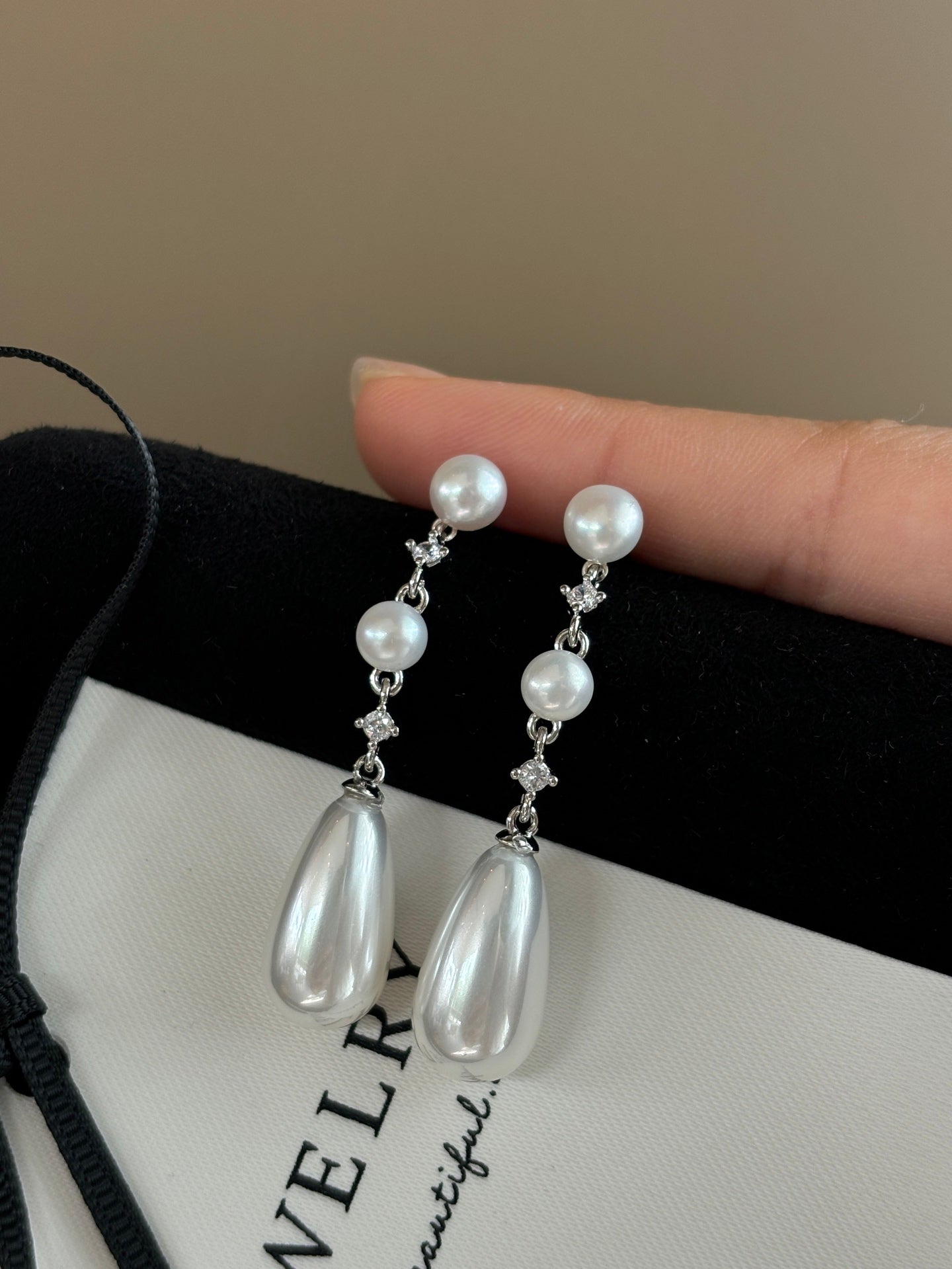 Dewdrop Pearl Earrings | Handcrafted Freshwater Pearls with Fringe & French-Style Chain for Effortless Elegance