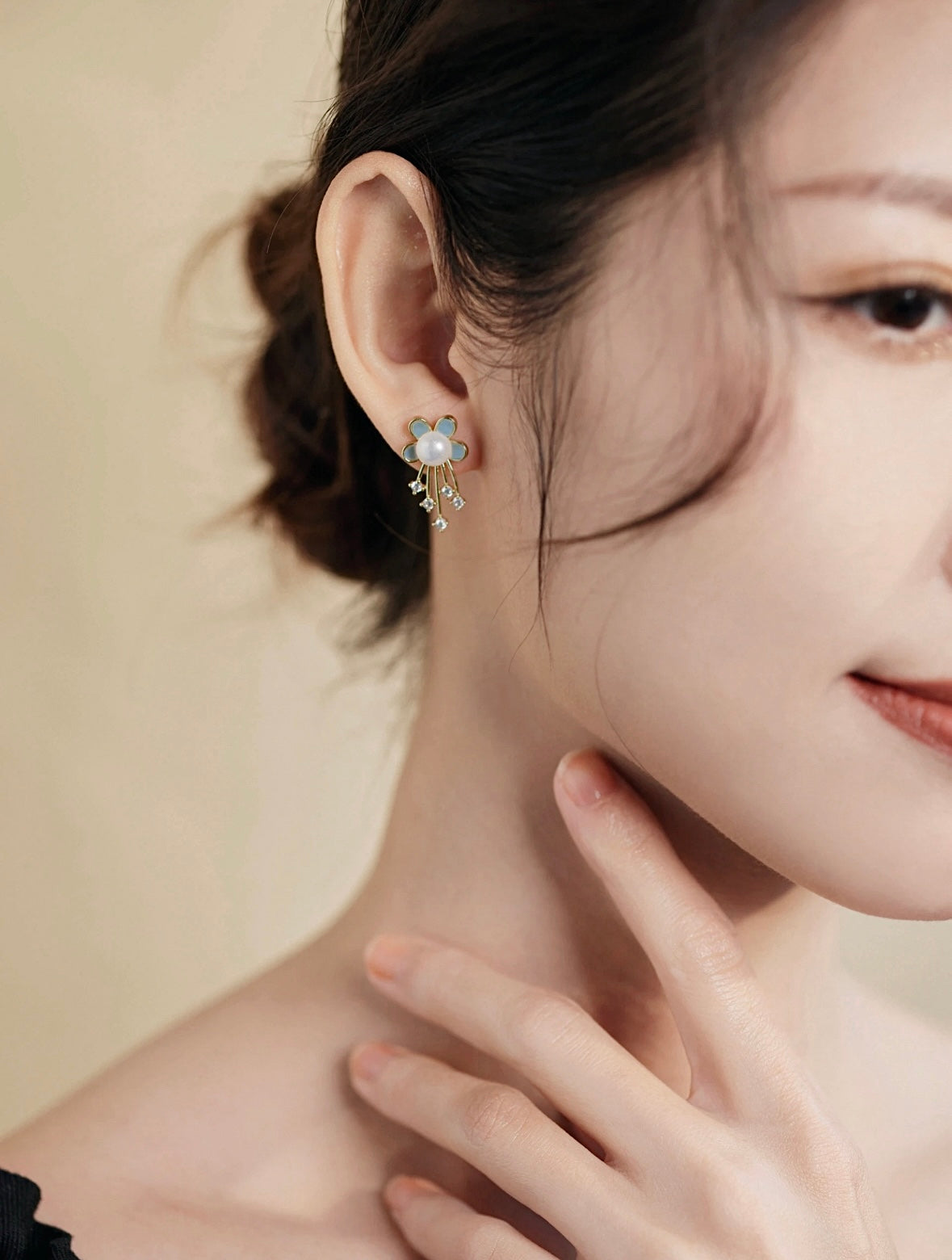 Provence Breeze Enamel Freshwater Pearl Drops: Effortless Elegance for Timeless Moments