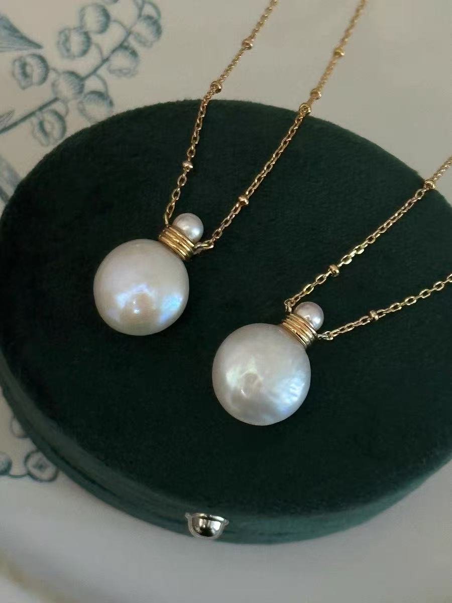 Baroque Freshwater Pearl Perfume Bottle Pendant Necklace – 14mm Elegant Button-Like Luster (Copy)
