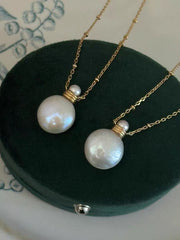 Baroque Freshwater Pearl Perfume Bottle Pendant Necklace – 14mm Elegant Button-Like Luster (Copy)
